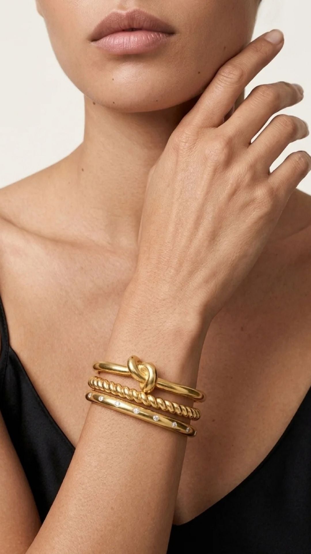 Gold Noa Knot Bangle
