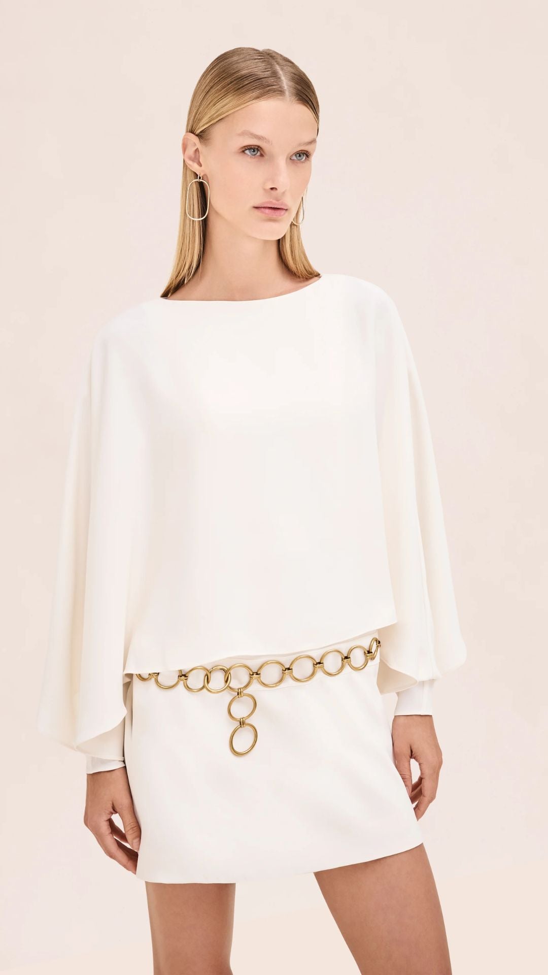 white dress with gold chain Kellis best accessories for white dress