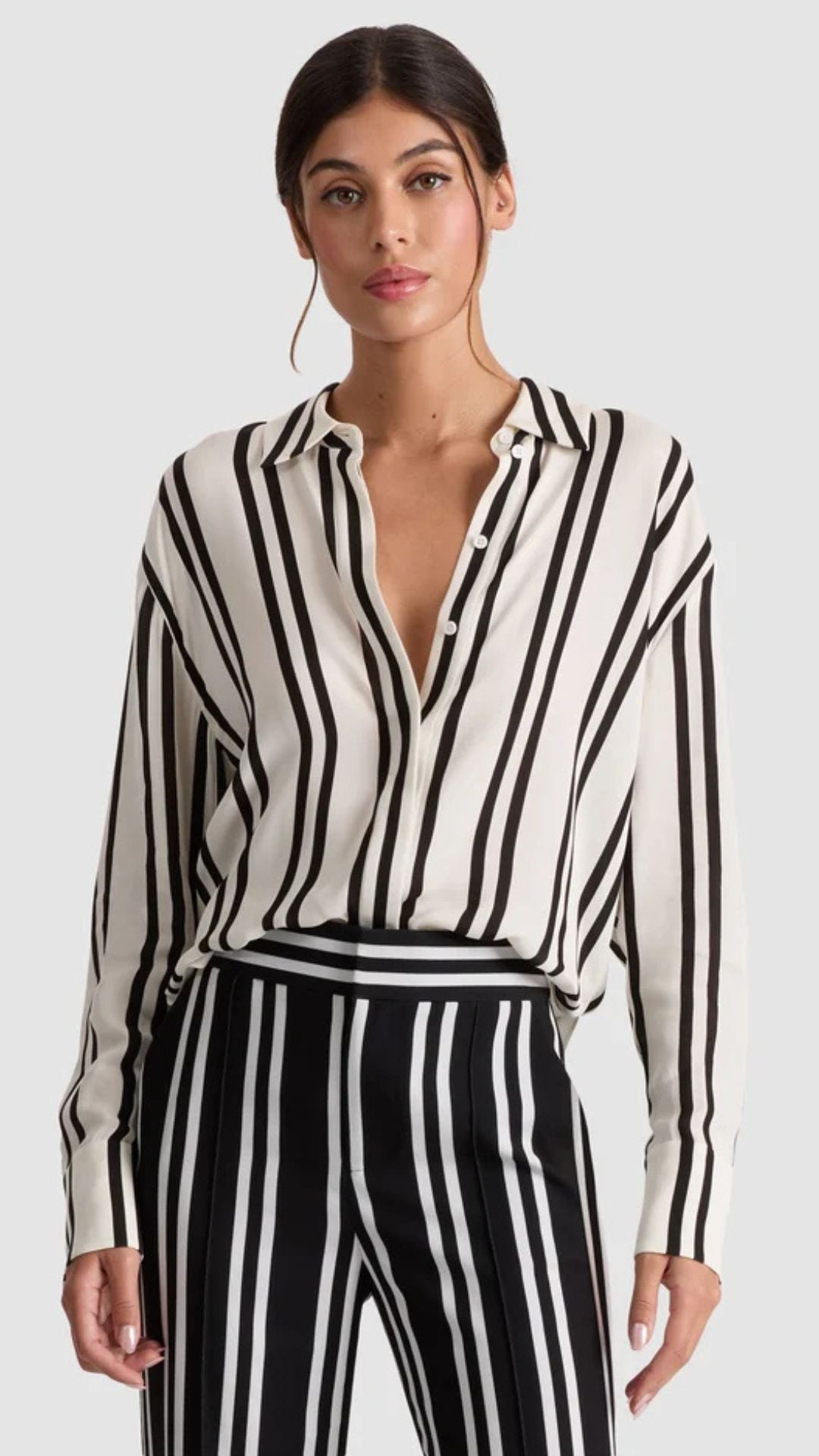 Dimitra Oversized Button Down Shirt - Alice and Olivia