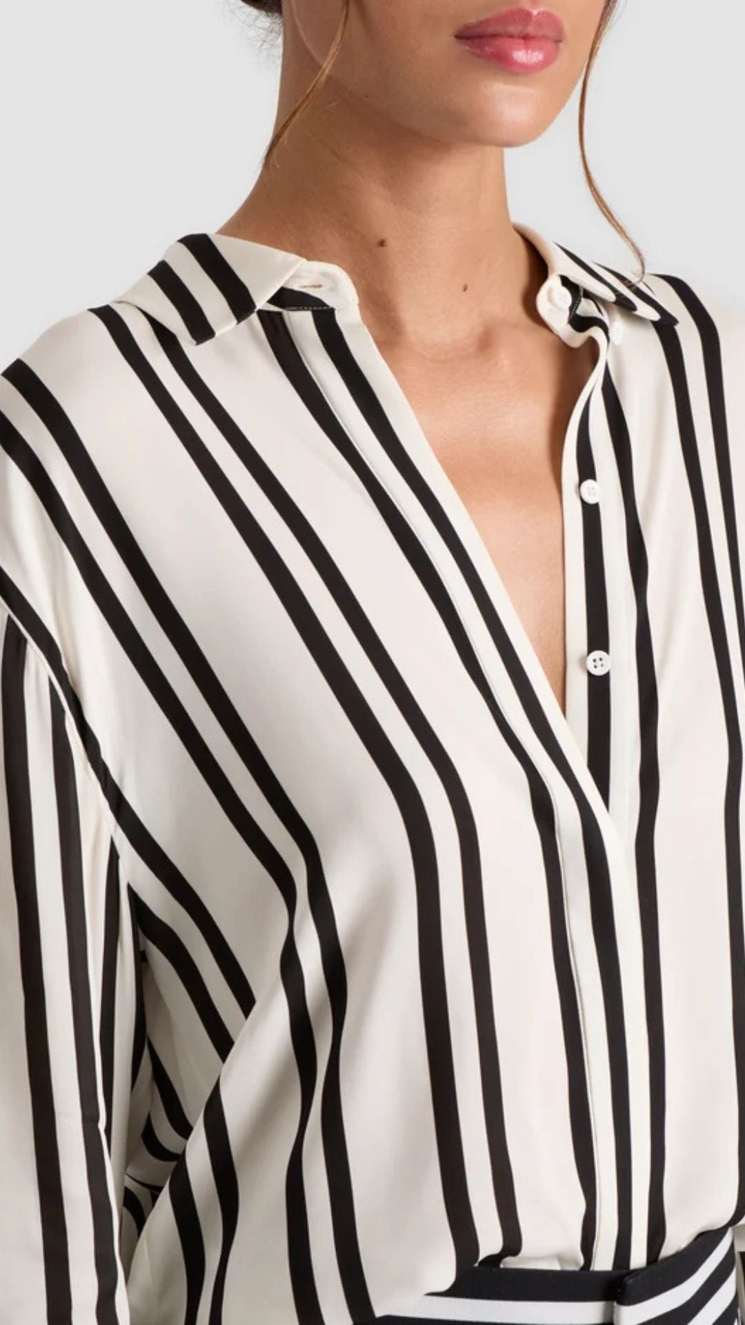 Dimitra Oversized Button Down Shirt - Alice and Olivia