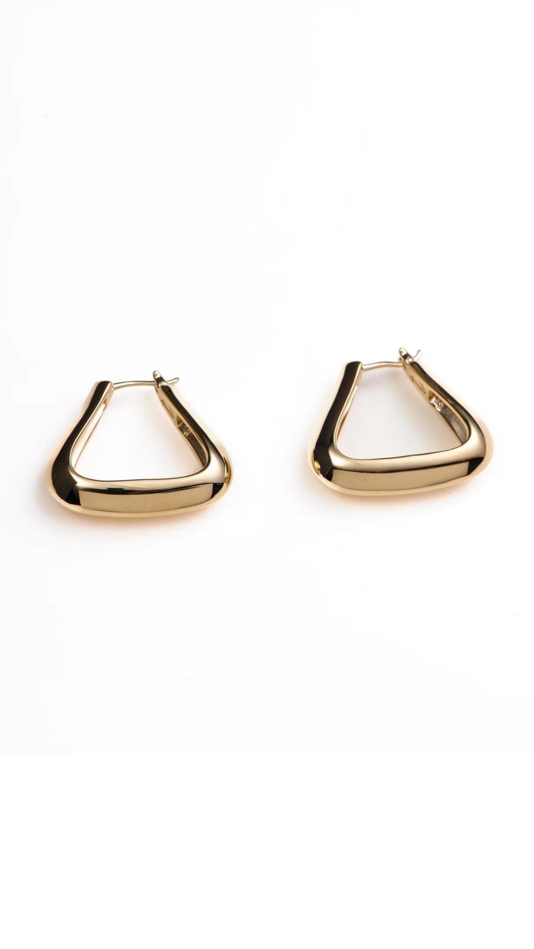Lyle Medium Triangle Hoops