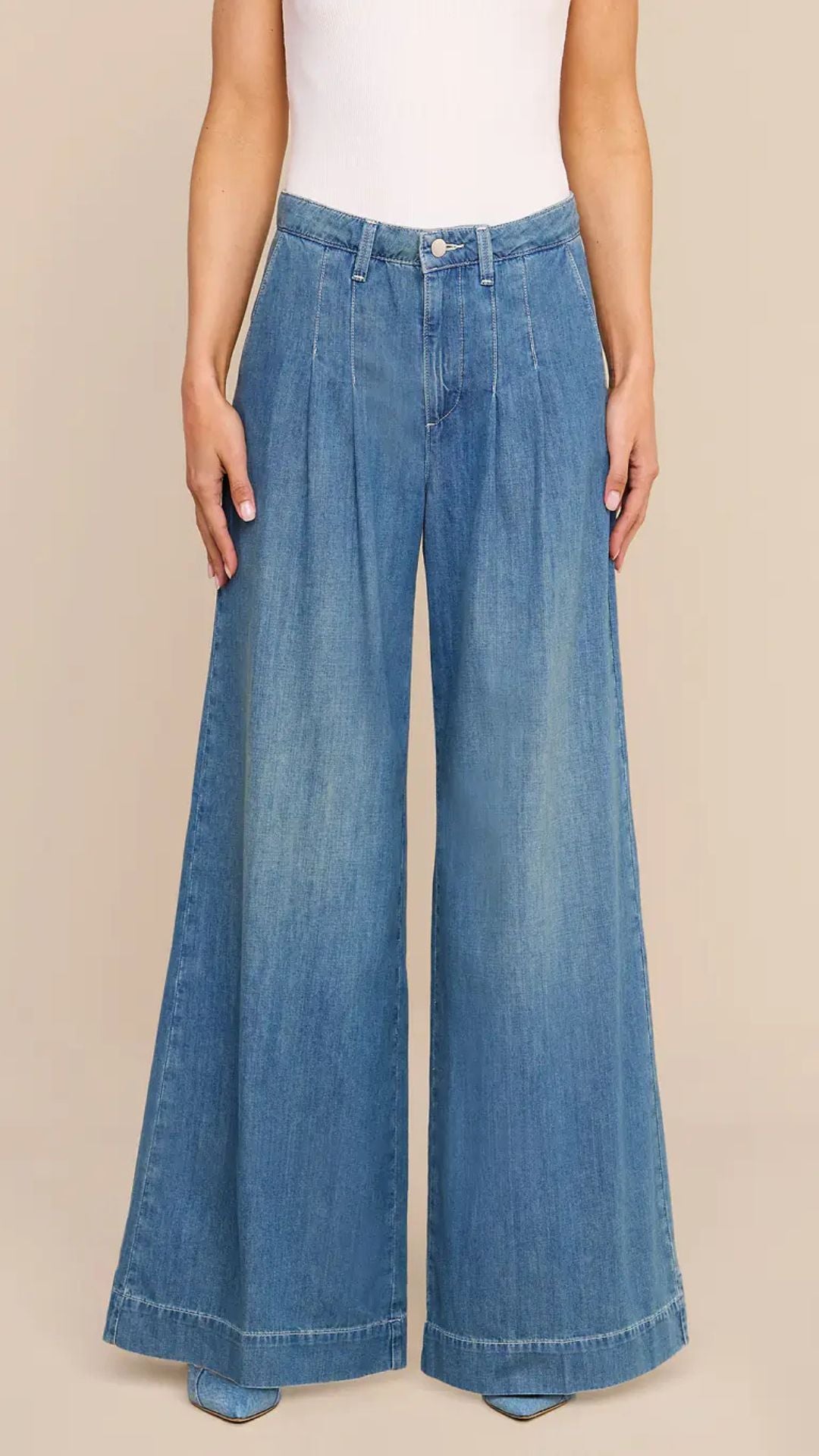 Jayani Pleated Wide-Leg Jean Saratoga - L'Agence