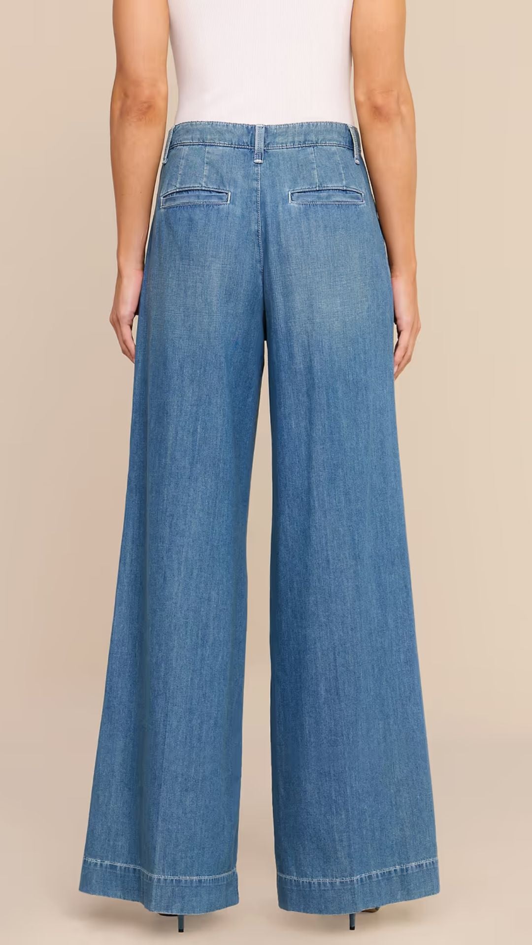 Jayani Pleated Wide-Leg Jean Saratoga - L'Agence